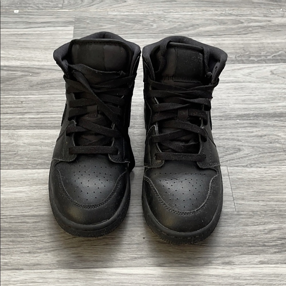 Jordan 1 mids